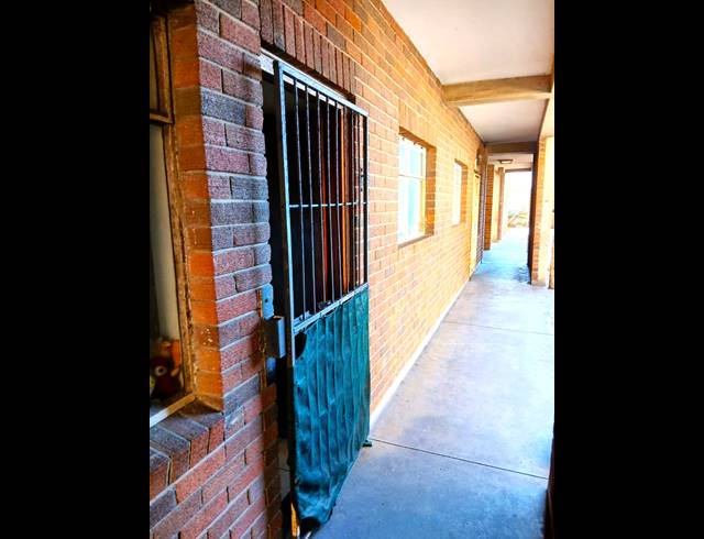 2 BEDROOM DUPLEX FOR SALE IN SIDWELL